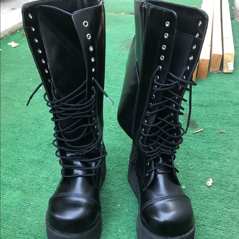 Demonia boots new